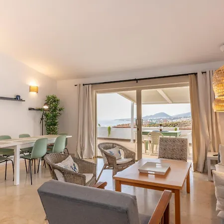 Calala House With Huge Terrace Nyaraló *